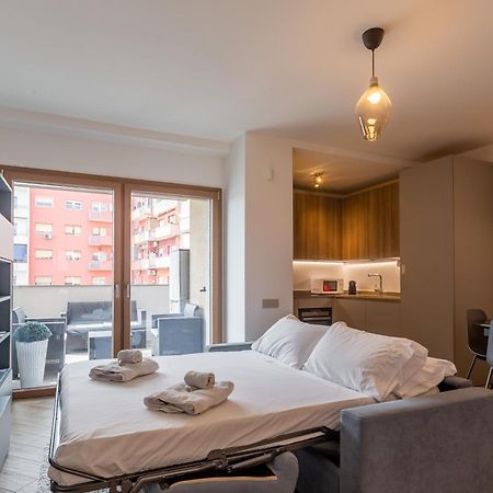 Aurealiving - Trastevere Suite With Rooftop & Gym, Your Place In Rom Exteriör bild