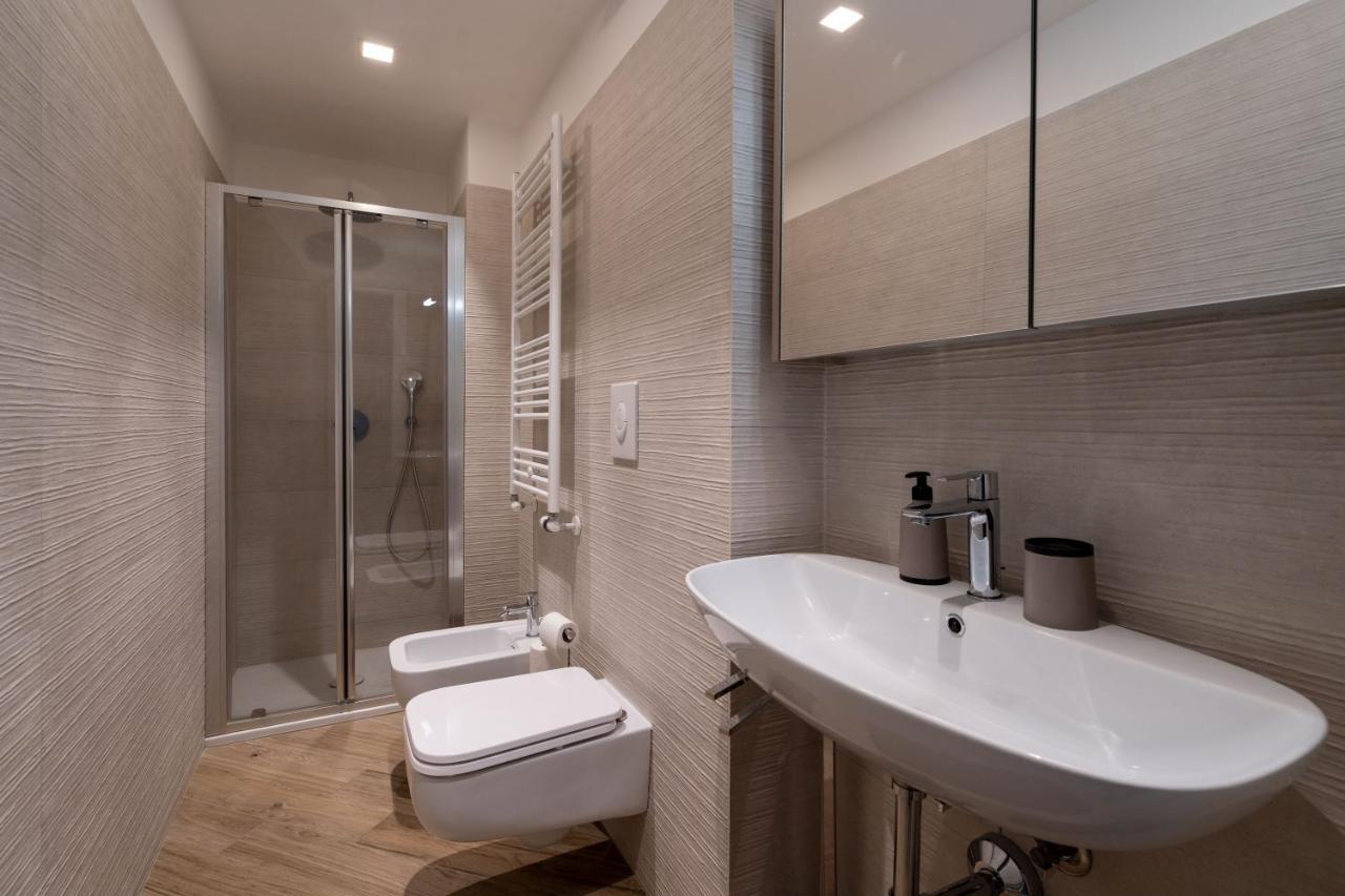 Aurealiving - Trastevere Suite With Rooftop & Gym, Your Place In Rom Exteriör bild