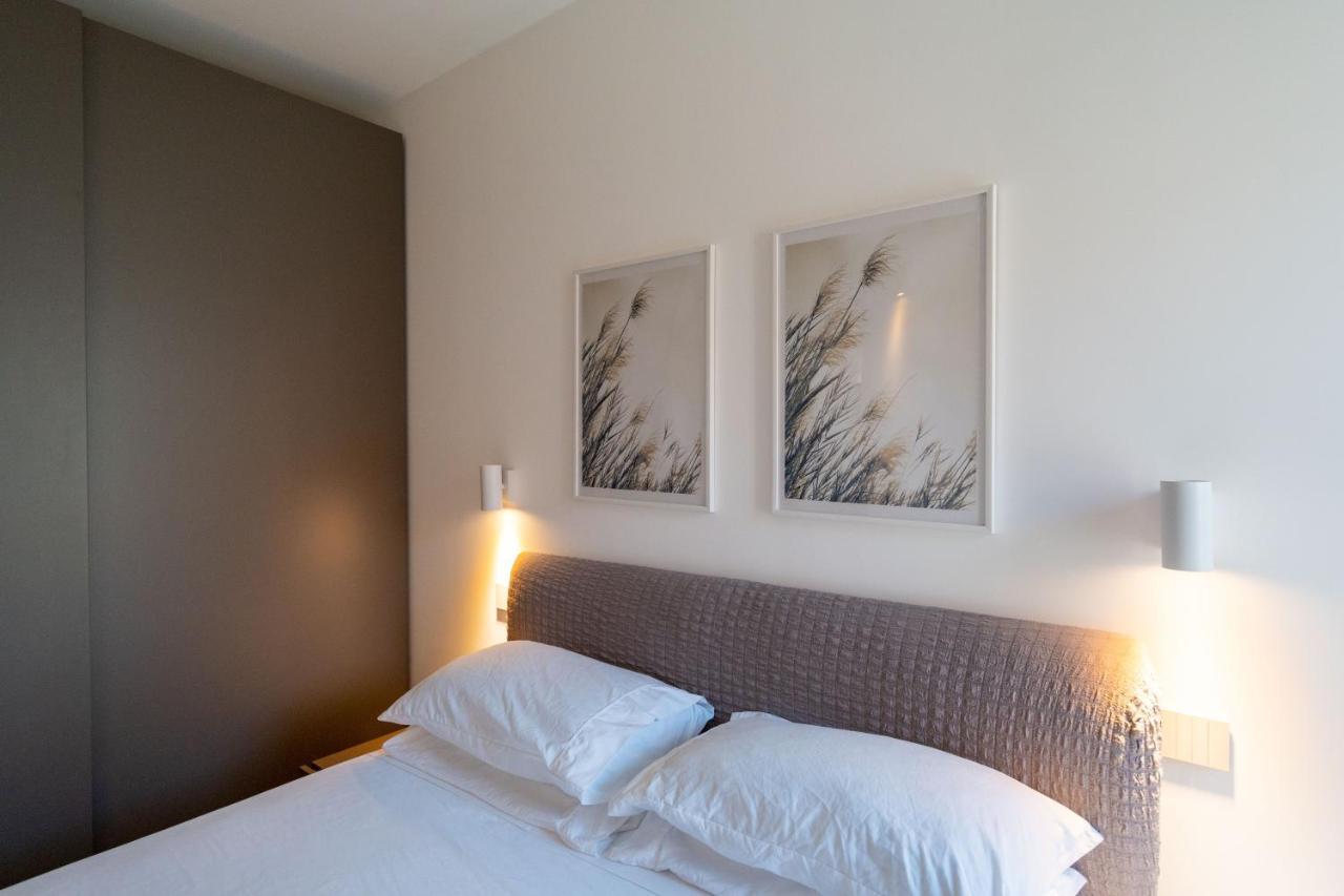 Aurealiving - Trastevere Suite With Rooftop & Gym, Your Place In Rom Exteriör bild
