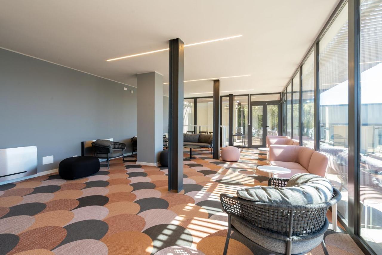 Aurealiving - Trastevere Suite With Rooftop & Gym, Your Place In Rom Exteriör bild