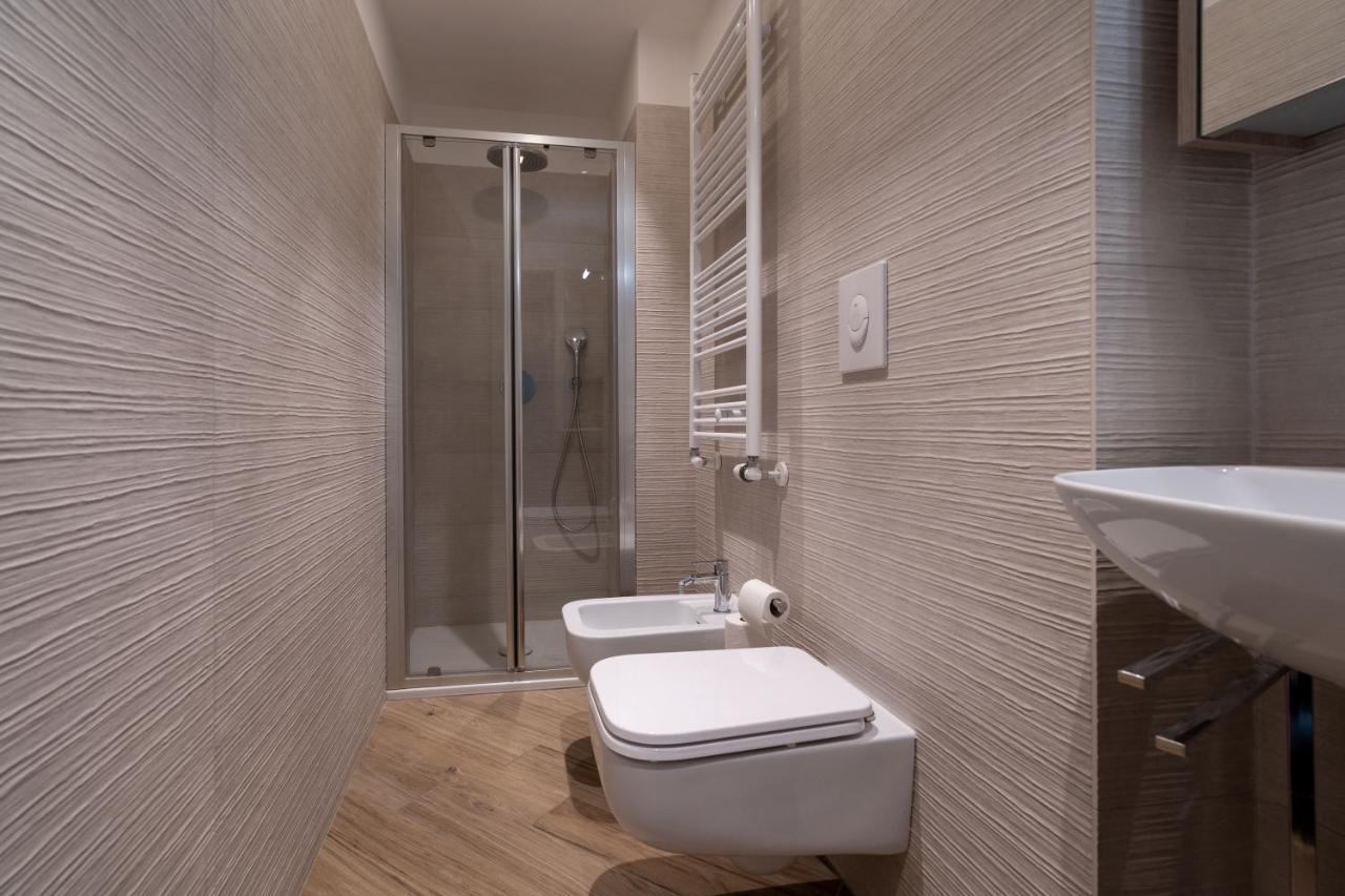 Aurealiving - Trastevere Suite With Rooftop & Gym, Your Place In Rom Exteriör bild