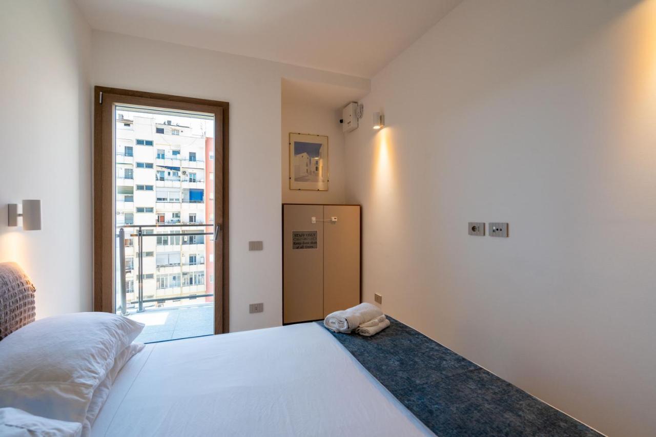 Aurealiving - Trastevere Suite With Rooftop & Gym, Your Place In Rom Exteriör bild