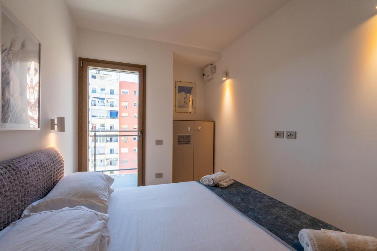 Aurealiving - Trastevere Suite With Rooftop & Gym, Your Place In Rom Exteriör bild