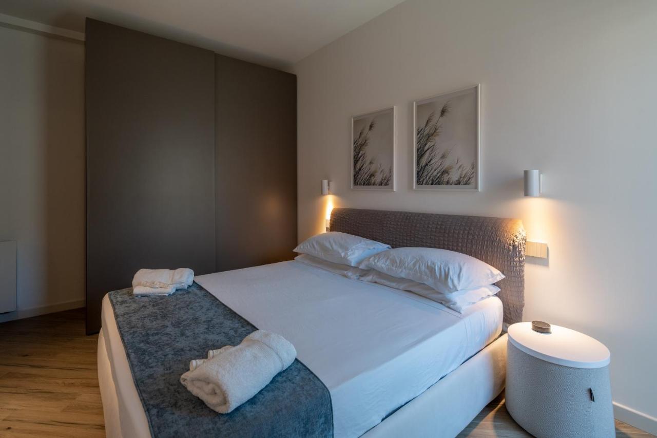 Aurealiving - Trastevere Suite With Rooftop & Gym, Your Place In Rom Exteriör bild