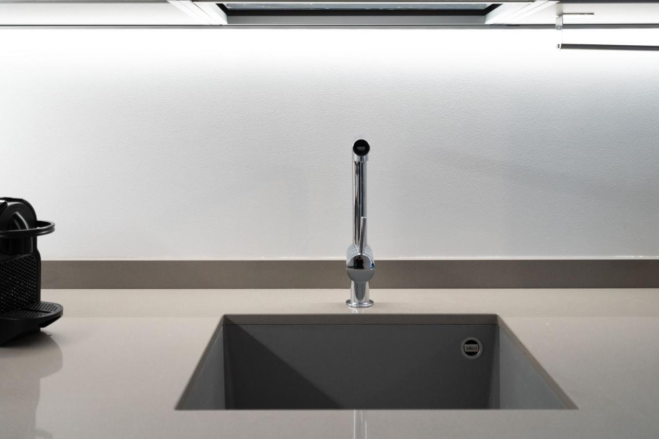 Aurealiving - Trastevere Suite With Rooftop & Gym, Your Place In Rom Exteriör bild