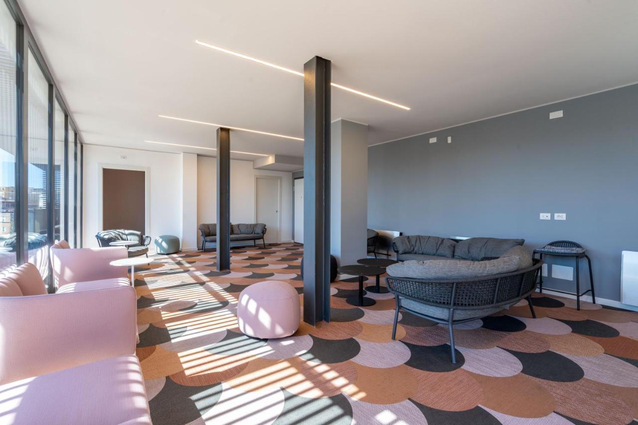 Aurealiving - Trastevere Suite With Rooftop & Gym, Your Place In Rom Exteriör bild