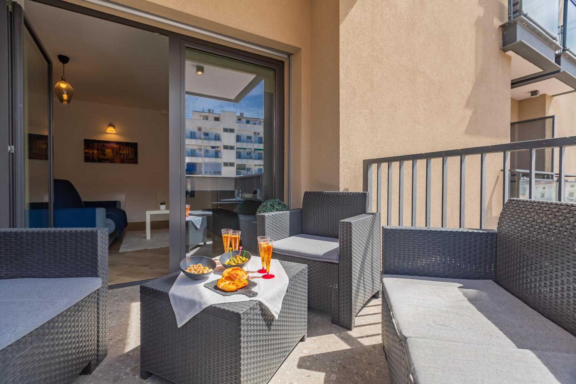 Aurealiving - Trastevere Suite With Rooftop & Gym, Your Place In Rom Exteriör bild